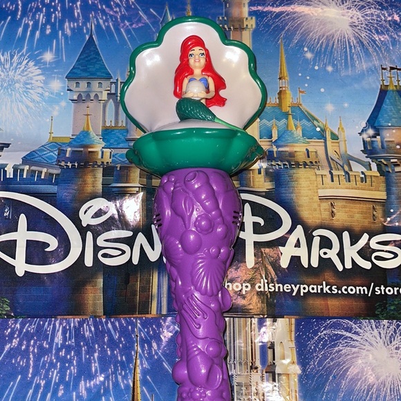 DISNEY PARKS EXCLUSIVE- BRAND NEW LED Light Up Musical Little Mermaid Bubblewand - Picture 6 of 6